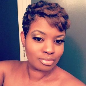 Meet your Posher, Courtney